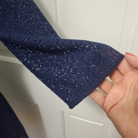 Lilly Pulitzer Navy Alden Tunic Dress Embroidered Neckline V-Neck Medium - Picture 3 of 12